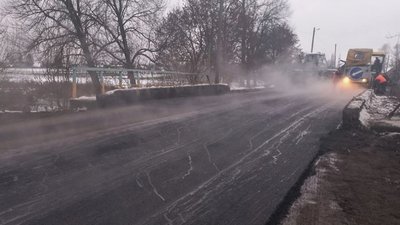У селищі на Волині полагодили дорогу на 35-метровому відрізку мосту
