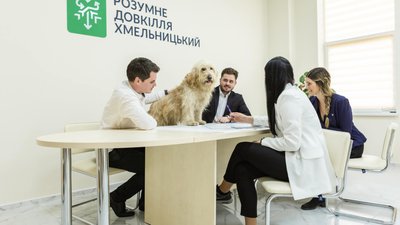 Блогер та екоактивіст: історія пса Гуфі, якого знайшли на хмельницькому сміттєзвалищі