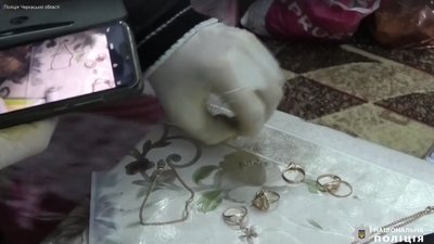 Затримали групу серійників, які обкрадали пенсіонерів Черкащини Затримали групу серійників, які обкрадали пенсіонерів Черкащини