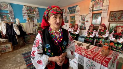 Понад 200 народних пісень: де шукають і кому співають солістки ансамблю "Антонівчанка", що на Прилуччині Понад 200 народних пісень: де шукають і кому співають солістки ансамблю "Антонівчанка", що на Прилуччині