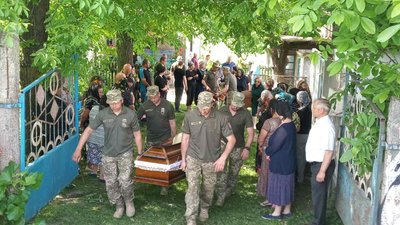 На Тернопільщині в останню дорогу провели воїна Володимира Арабського На Тернопільщині в останню дорогу провели воїна Володимира Арабського