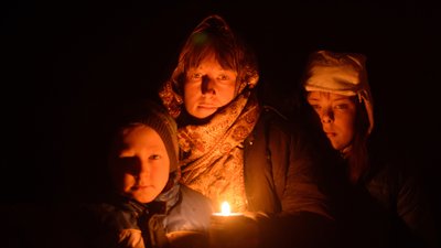 Хлопчик, що вів щоденник у Маріуполі, евакуювався до Запоріжжя Хлопчик, що вів щоденник у Маріуполі, евакуювався до Запоріжжя