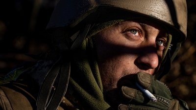 Перше богослужіння ПЦУ у Києво-Печерській лаврі, бої під Бахмутом, Соледаром, Кремінною. Тиждень війни у фото