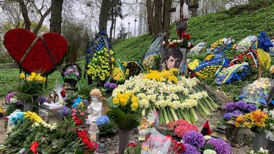 "Викарбуваний зі сталі": у Києві вшанували пам'ять Да Вінчі