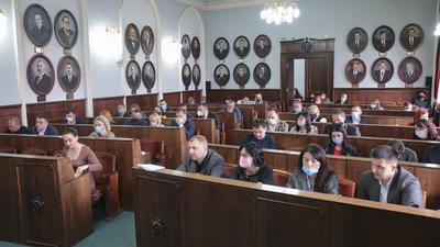 Стало відомо, хто з депутатів міськради Чернівців пропустив найбільше засідань