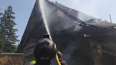 Дніпропетровщина, атаки РФ, 11 серпня 2026 року, пожежа, рятувальник