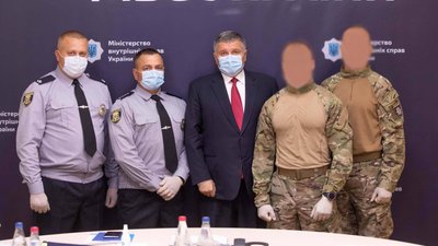 Поліцейських, які ліквідували Романа Скрипника, нагороджують Поліцейських, які ліквідували Романа Скрипника, нагороджують