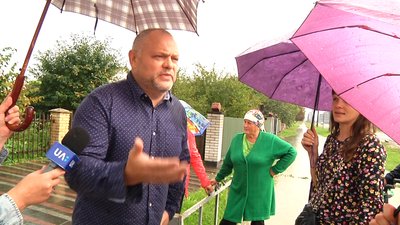 У селі на Житомирщині протягом двох років затоплює центральну вулицю У селі на Житомирщині протягом двох років затоплює центральну вулицю