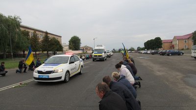 Провели як героїв: на Черкащині попрощалися із захисниками України