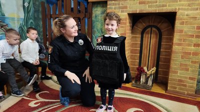 У Луцьку поліцейські вчили дітей правилам особистої безпеки