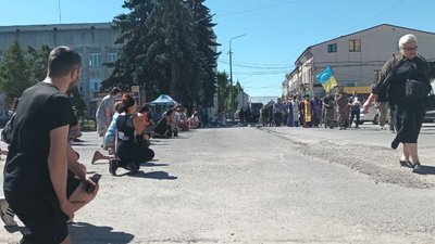 На Тернопільщині попрощалися із загиблими в російсько-українській війні бійцями На Тернопільщині попрощалися із загиблими в російсько-українській війні бійцями