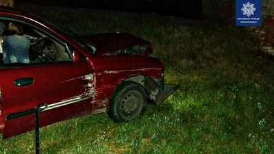 У Сумах водійка напідпитку в’їхала в будівлю – поліція У Сумах водійка напідпитку в’їхала в будівлю – поліція