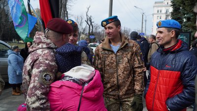 У Дніпрі пройшов Марш добровольців, — фоторепортаж