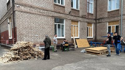 14 червня у Кривому Розі оголошено Днем жалоби за загиблими через ракетний удар. Що відбувається на місці трагедії 14 червня у Кривому Розі оголошено Днем жалоби за загиблими через ракетний удар. Що відбувається на місці трагедії