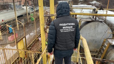 У Луцьку викрили склад із незаконним пальним майже на 5 мільйонів гривень У Луцьку викрили склад із незаконним пальним майже на 5 мільйонів гривень