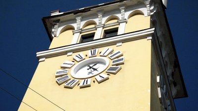 Так зараз виглядає головний годинник міста. Фото: Суспільне Поділля Так зараз виглядає головний годинник міста. Фото: Суспільне Поділля