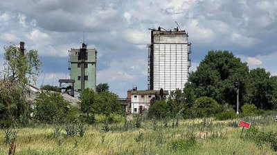 На Херсонщині через постійні обстріли військових РФ зруйноване селище Біла Криниця