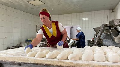 "Ми зайшли у голі стіни". Як на Миколаївщині після деокупації відновлює роботу хлібозавод "Ми зайшли у голі стіни". Як на Миколаївщині після деокупації відновлює роботу хлібозавод