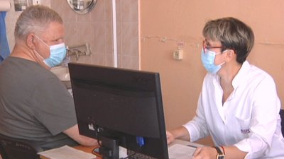 У криворізькому центрі масової вакцинації почали щеплювати громадян від COVID-19 У криворізькому центрі масової вакцинації почали щеплювати громадян від COVID-19