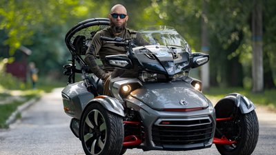 ветеран-байкер з Дніпропетровщини, військовий 25 Січеславської бригади, ветеран війни Єгор