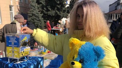 На Миколаївщині під час благодійного ярмарку зібрали гроші для ЗСУ На Миколаївщині під час благодійного ярмарку зібрали гроші для ЗСУ