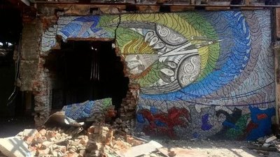 У Маріуполі внаслідок обстрілів зруйновані мозаїки Алли Горської