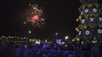 У Херсоні містяни святкували Новий рік на площі біля головної ялинки