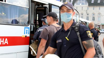 Полтавські рятувальники їдуть підмінити своїх колег задля гасіння пожежі в Луганській області