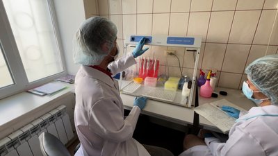 Досліджують рак, інфаркти та інсульти: як працює наукова лабораторія молекулярно-генетичних досліджень у Сумах Досліджують рак, інфаркти та інсульти: як працює наукова лабораторія молекулярно-генетичних досліджень у Сумах