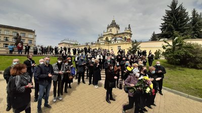 Оплески для композитора: у Львові поховали Мирослава Скорика Оплески для композитора: у Львові поховали Мирослава Скорика