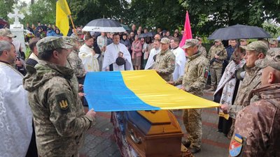 На Тернопільщині попрощалися із загиблими військовослужбовцями