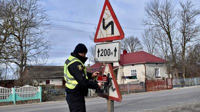 Обстежили дорогу, на якій перекинувся автобус Обстежили дорогу, на якій перекинувся автобус