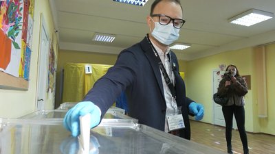 У Черкасах обирають мера. Фоторепортаж У Черкасах обирають мера. Фоторепортаж
