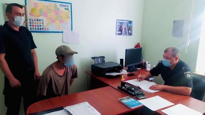 Підозрюють у згвалтуванні сусідки. На Франківщині поліцейські затримали чоловіка Підозрюють у згвалтуванні сусідки. На Франківщині поліцейські затримали чоловіка