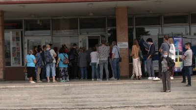 Черга на вакцинацію Черга на вакцинацію