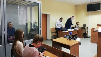 В полтавському суді розглядають справу щодо стрілянини біля кафе "Ботанік". Текстова трансляція