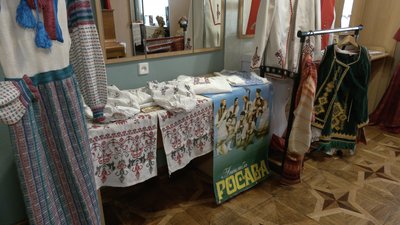 У Черкаській обласній філармонії відкрили іменні гравертони У Черкаській обласній філармонії відкрили іменні гравертони