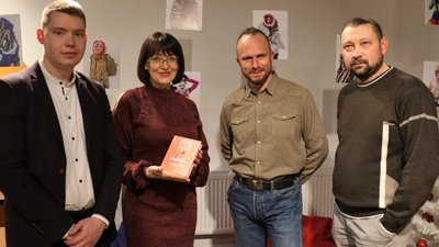Кадровий військовий презентував у Житомирі книгу спогадів про пережите на війні Кадровий військовий презентував у Житомирі книгу спогадів про пережите на війні