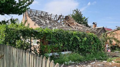 Російські війська вдарілі по Нікопольському району: четверо людей поранено Російські війська вдарілі по Нікопольському району: четверо людей поранено