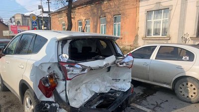 ДТП в Ужгороді: зіштовхнулися чотири авто ДТП в Ужгороді: зіштовхнулися чотири авто
