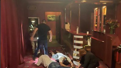 ДБР викрило діяльність масштабного незаконного грального бізнесу, який працював під прикриттям правоохоронців ДБР викрило діяльність масштабного незаконного грального бізнесу, який працював під прикриттям правоохоронців