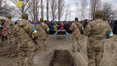"Дуже будемо за ним сумувати": на Полтавщині попрощалися із загиблим воїном Ігорем Савкою "Дуже будемо за ним сумувати": на Полтавщині попрощалися із загиблим воїном Ігорем Савкою