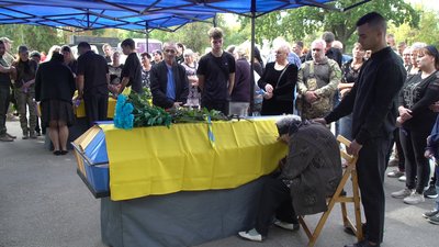 У Кропивницькому попрощалися з військовими Олександром Хижевським і Максимом Петріді У Кропивницькому попрощалися з військовими Олександром Хижевським і Максимом Петріді