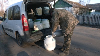 На Рівненщині домашнє молоко і крафтові сири передають для військовослужбовців і переселенців На Рівненщині домашнє молоко і крафтові сири передають для військовослужбовців і переселенців