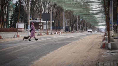 Херсон, вулиця, середмістя, антидронові сітки