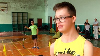У Житомирі вперше створили команду з флорболу для дітей з cиндромом Дауна У Житомирі вперше створили команду з флорболу для дітей з cиндромом Дауна