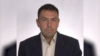 У Рівному снігова груда з даху потрощила авто. Що робити в таких випадках У Рівному снігова груда з даху потрощила авто. Що робити в таких випадках