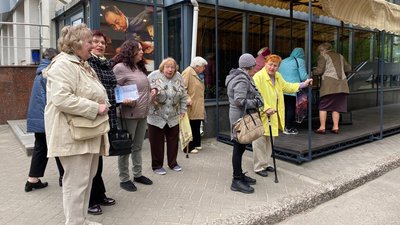 Переховувала єврейських дітей у самому центрі міста: вшанували памʼять праведниці з Черкас Переховувала єврейських дітей у самому центрі міста: вшанували памʼять праведниці з Черкас