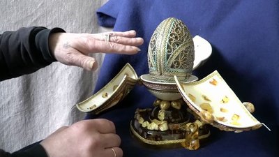 7 в 1: волинський майстер до Великодня змайстрував складну роботу з яєчних шкаралуп