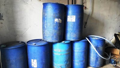 Збували через мережу торгових точок: у Вінниці троє чоловіків підпільно виготовляли алкоголь Збували через мережу торгових точок: у Вінниці троє чоловіків підпільно виготовляли алкоголь